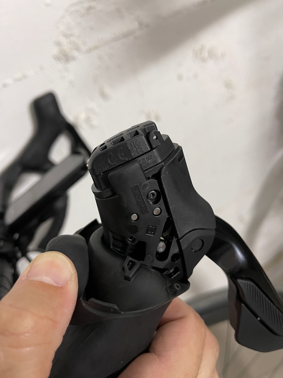 Update the firmware on 12-speed Hydraulic Shift levers